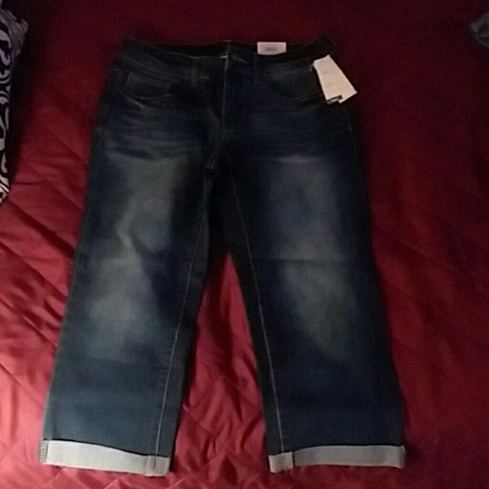 Time and Tru Capris